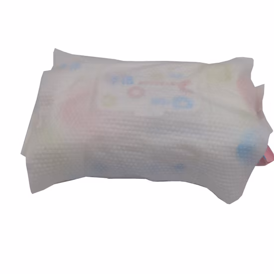 Органические бамбуковые влажные салфетки для ежедневного использования детьми и взрослыми.